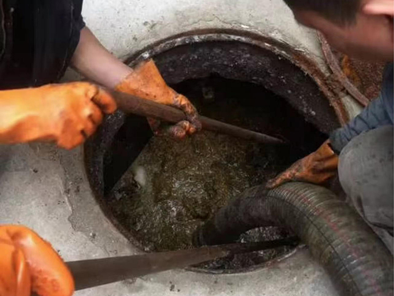 呈贡清理化粪池时如何避免沼气的危害?